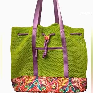 - VERA BRADLEY FUN DRAWSTRING LINED MESH BAG W/PAISLEY PRINT BOTTOM
